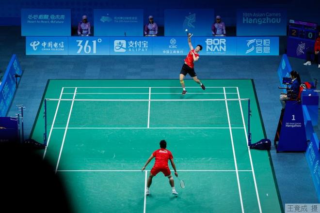 现出不少备 现出不少备