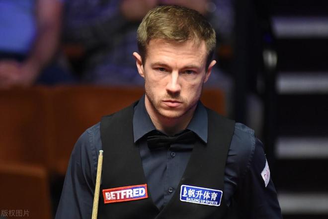 球场上的重 球场上的重