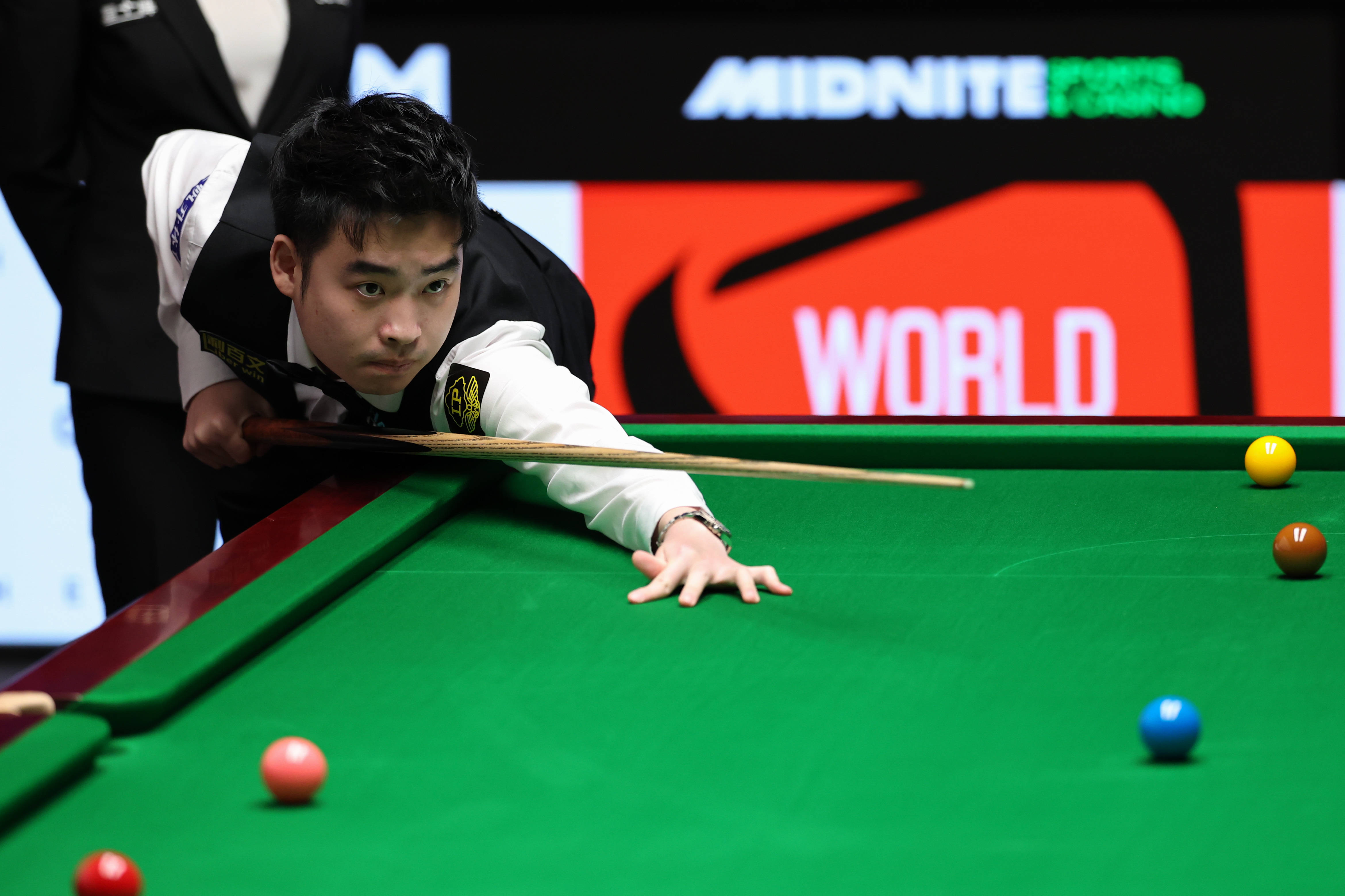 形成了坚不 形成了坚不